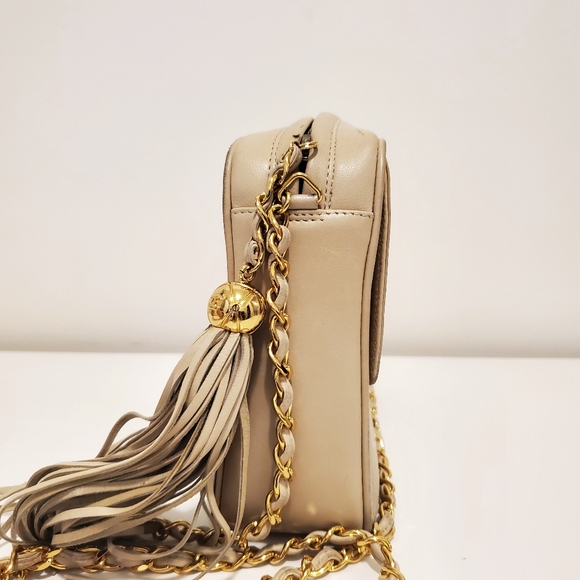 CHANEL VINTAGE CAMERA BAG (100% authentic) - Picture 8 of 12